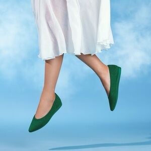 Vivaia green flats like new